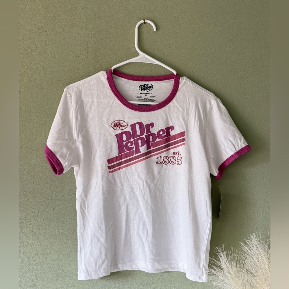 Dr Peoper teen White and Red T-Shirt size XL